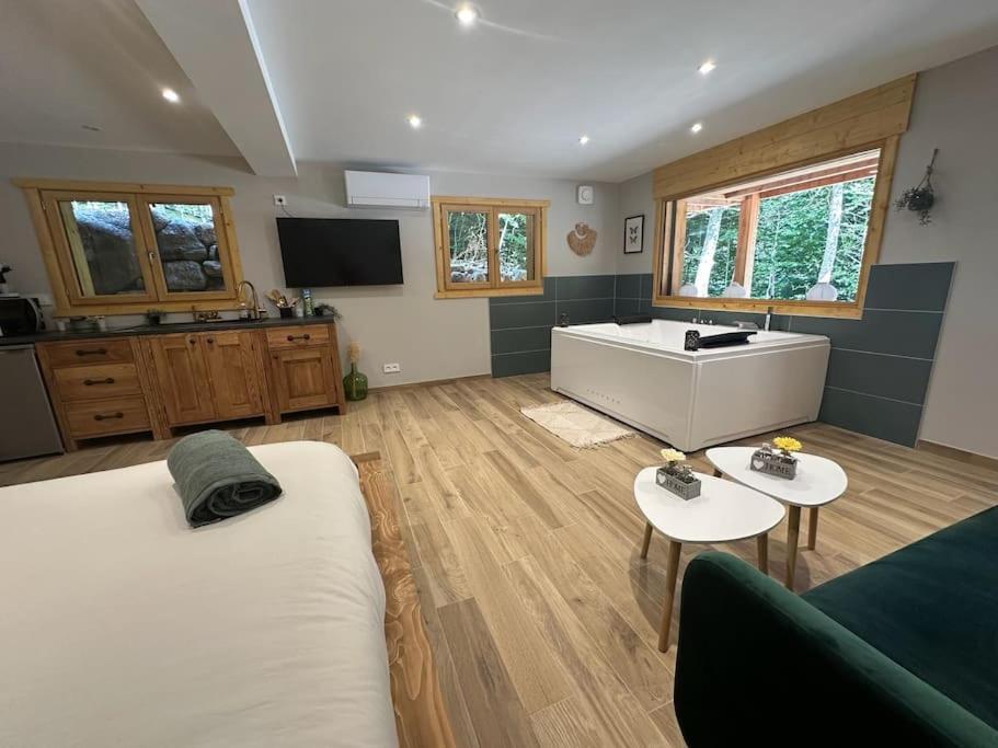 Jacuzzi En Foret L'Esperou エクステリア 写真